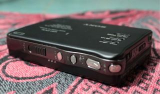 Sony Walkman Auto Reverse Radio Cassette Tape Player Wm FX70 Boxed Japan
